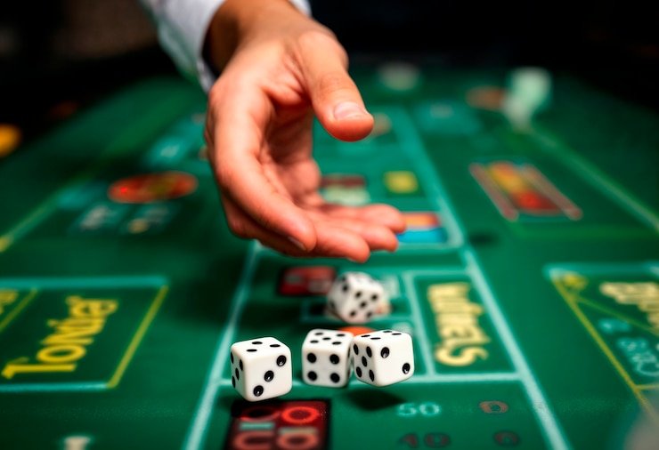 Tampilan kategori slot dan live dealer di sensor77